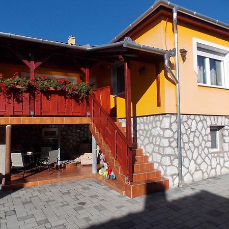 Szonja Apartman Egerszalók Exteriör bild