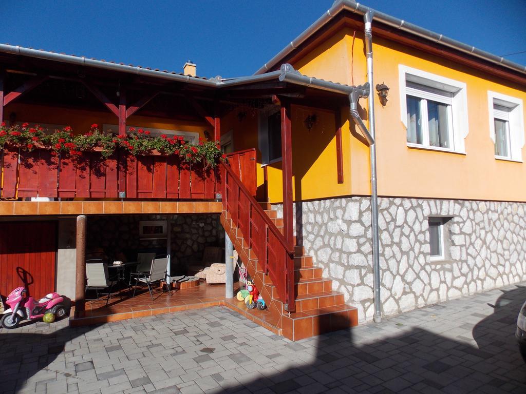 Szonja Apartman Egerszalók Exteriör bild